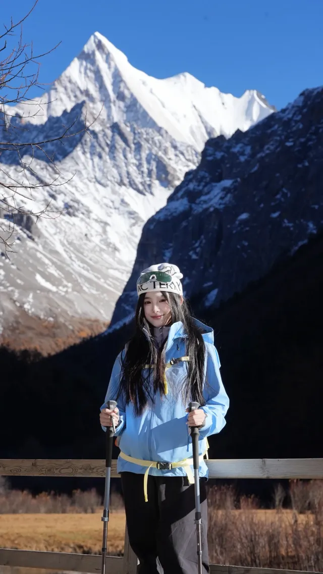 稻城亞丁的雪山頂,我的徒步ootd贏麻了! 稻城亞丁的雪山頂,我的徒步ootd贏麻了!
