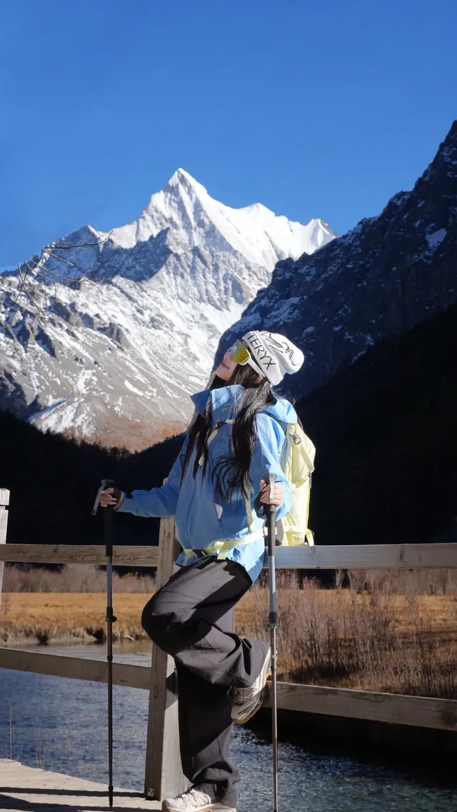 稻城亞丁的雪山頂,我的徒步ootd贏麻了! 稻城亞丁的雪山頂,我的徒步ootd贏麻了!
