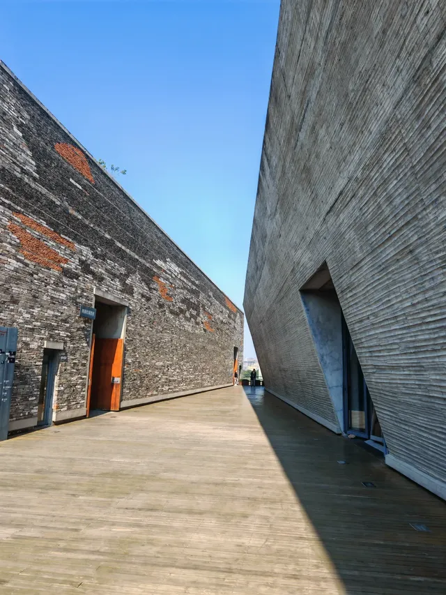 十三天，八個城市