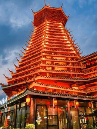 A hidden gem of a travel destination near Guiyang, right next to the airport! The combination of Dong ethnic village charm and intangible cultural heritage is amazing!