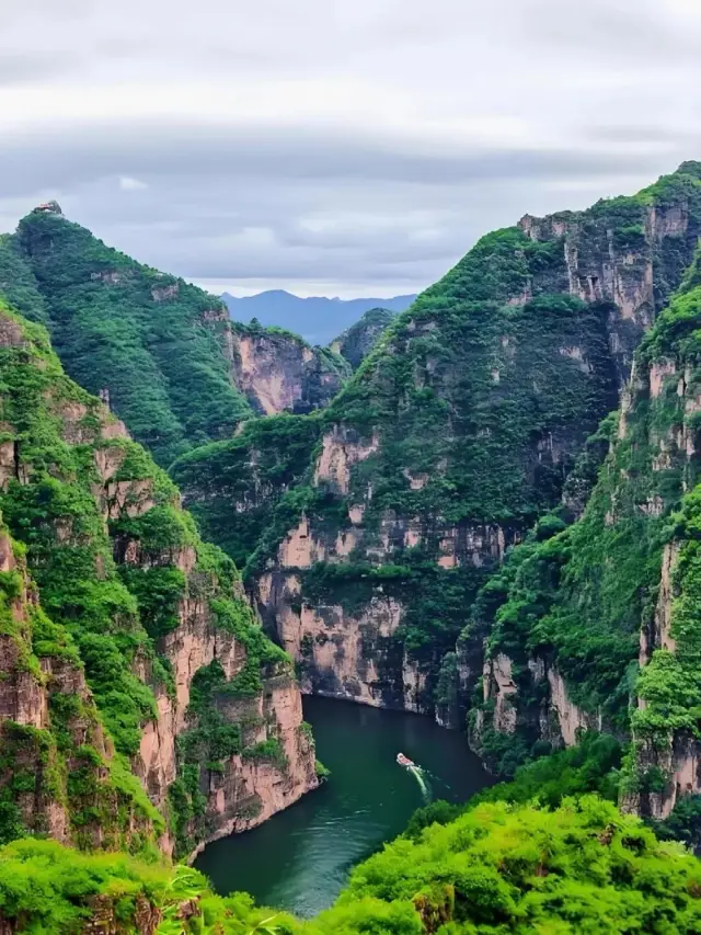 The Strawberry Music Festival partners with Longqing Gorge, bring your ticket stub to explore the canyon