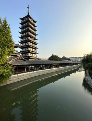 Zhenru Temple through 700 years