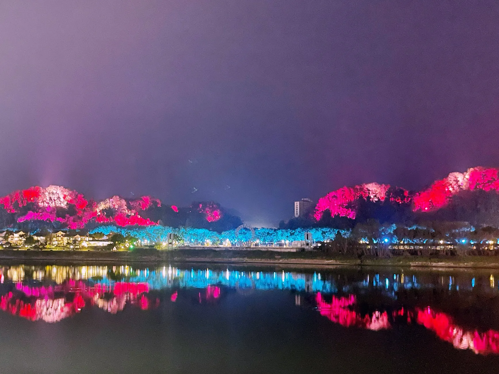 Night life of Leshan- The city lights just like real life paintings