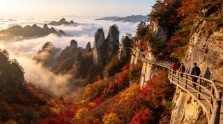 China's premier red leaf mountain – Unique, lesser-known tours of Guangwushan, Sichuan