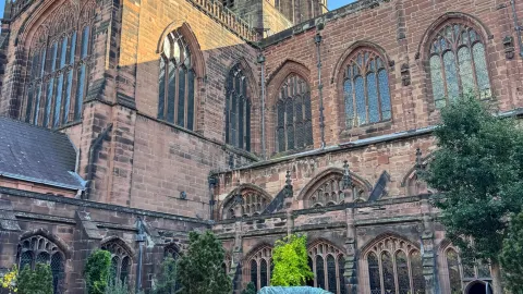Chester | เมืองเก่าสุดคลาสสิก ขุมทรัพย์ลับในอังกฤษที่ต้องมาเยือนสักครั้ง — traveler post in Flint