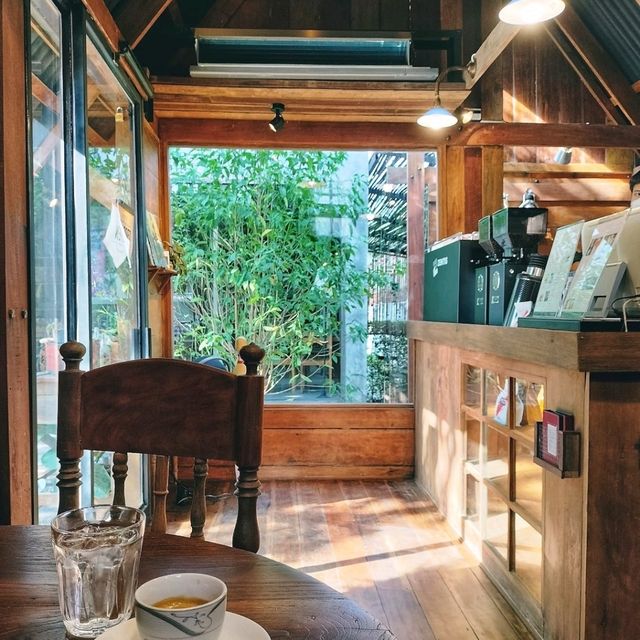 รีวิวEllen Cafe House 🪵