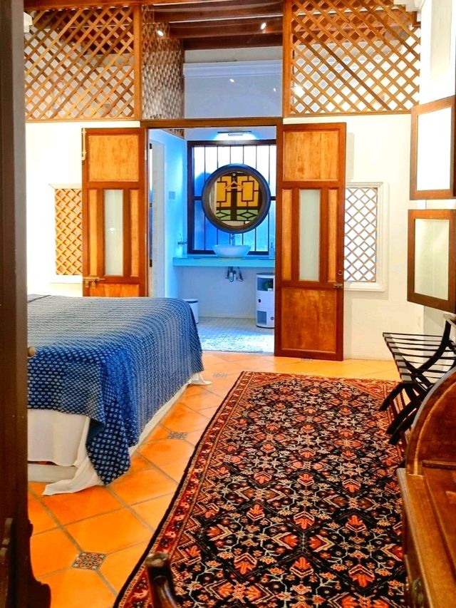 COLORFUL MANSION ROOM AT JAWI PERANAKAN