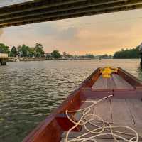 ล่องเรือ ชมหิ่งห้อยแม่น้ำตาปี ยามเย็น
