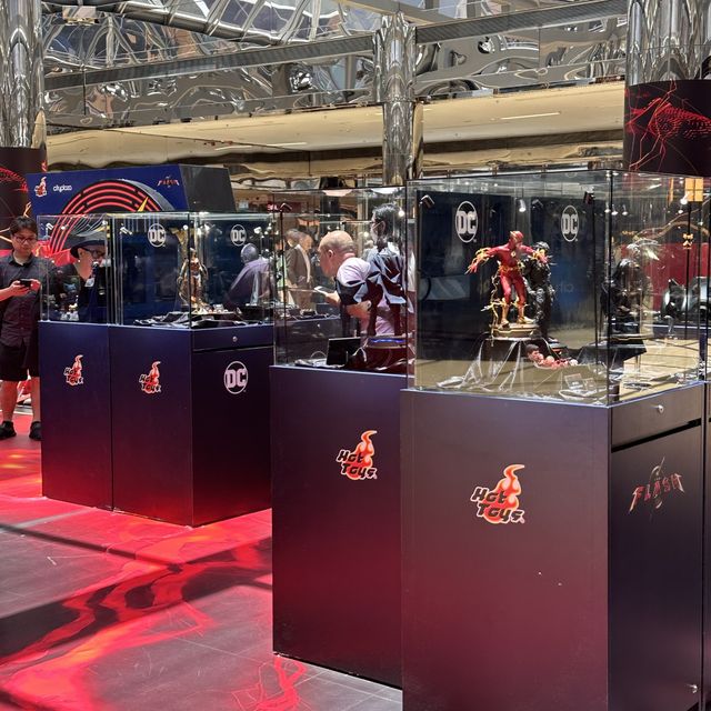 閃電俠主題展覽 + 期間限定店