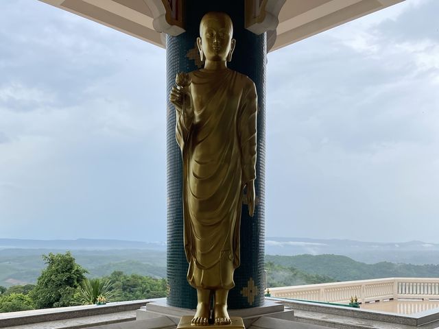 พระพุทธไสยยาสน์ศาสดามหามุนี (วัดป่าภูก้อน)