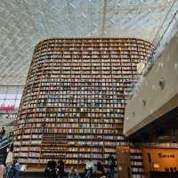 首爾浪漫🌹🌺🌷🪻唯美的「星空圖書館」🕋