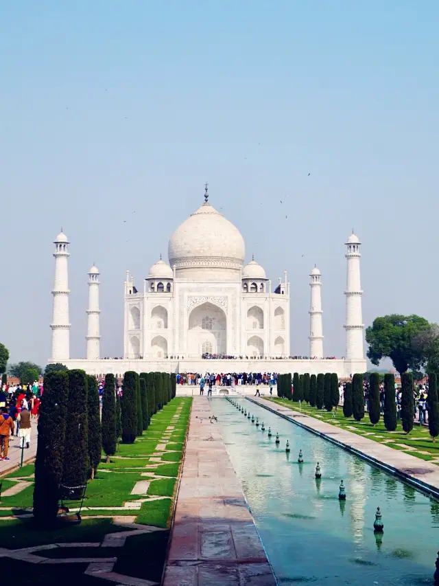 Discover the symbol of True Love @ Taj Mahal