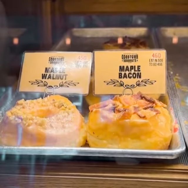 東京超有聖誕氣氛的咖啡店，甜甜圈好好吃！