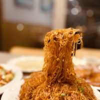 「老掌櫃東北菜館：特色菜式，尖椒炒蛋」