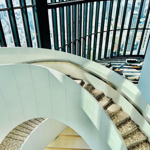 大阪建築散歩　Conrad Osaka 