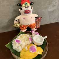 大麻成與三傻享用惹味地道泰國菜