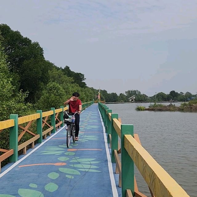 สะพานรักษ์ทะเลบางขุนเทียน