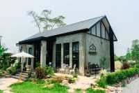 BACK HOUSE CAFE’ 