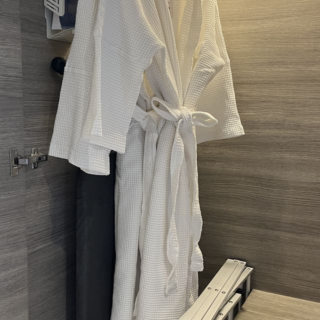 นอนสบาย สวนน้ำสนุกที่ Holiday Inn Vana Nava Huahin