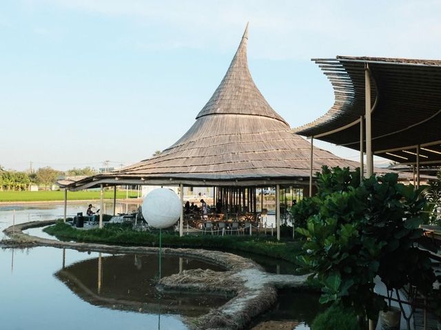 ChataThammachart | คาเฟ่สุดชิลที่มีสไตล์สุดโดดเด่น