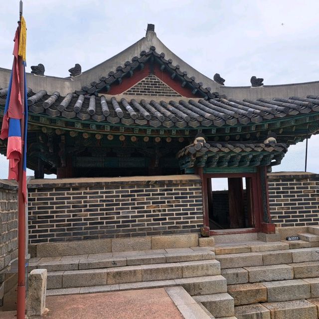 韓國世界文化遺產-水原華城☺️欣賞宏偉建築📸