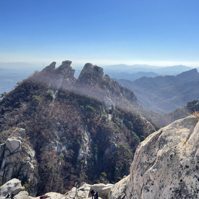 Hiking in Seoul during autumn 