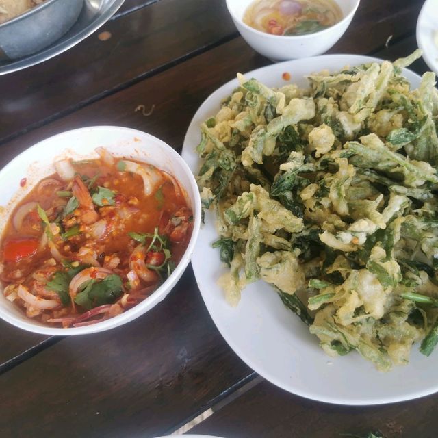 บึงมารวย​ ร้านอาหารกลางบึง​ เส้นบางนา​กทม