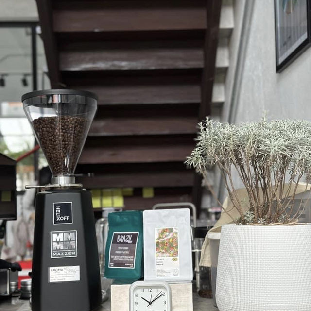 Helix Koff  คาเฟ่ชิคๆ สายบุรี 