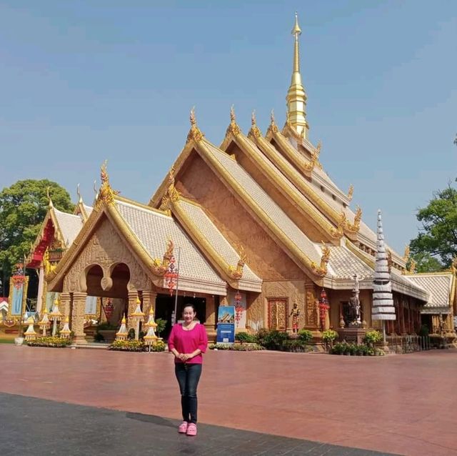 วัดหลวงอุโบสถสวย กลางเมืองจังหวัดอุบลราชธานี