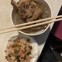 Raohe Night Market ตลาดคืนชื่อดังของกินอร่อยในไทเป
