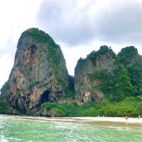 หาดไร่เลย์ หาดที่เงียบสงบและสวยงามของ จ.กระบี่