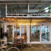 คาเฟ่☕ ร้านอาหาร 🍤ครบจบในทีเดียว