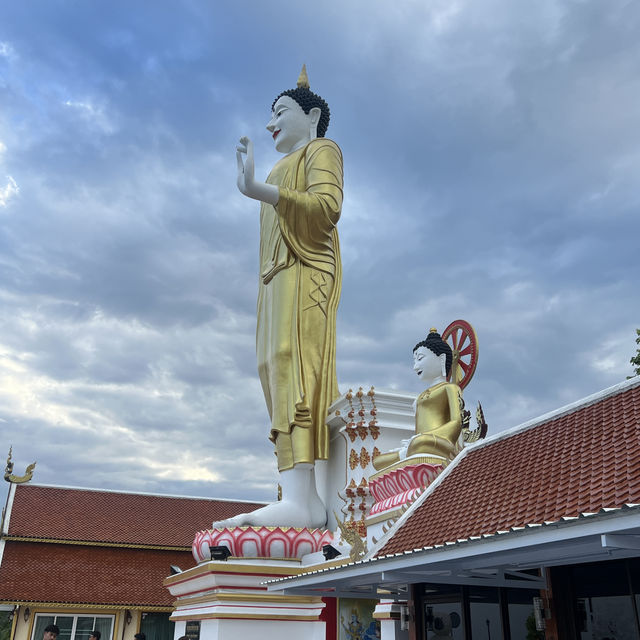 ขอพรหลวงพ่อทันใจ 🙏วัดพระธาตุดอยคำ