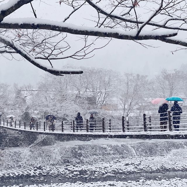 大雪中的白川鄉