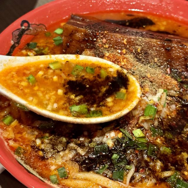 東京過江龍人氣辣麻拉麵. 🍜🐉🔥