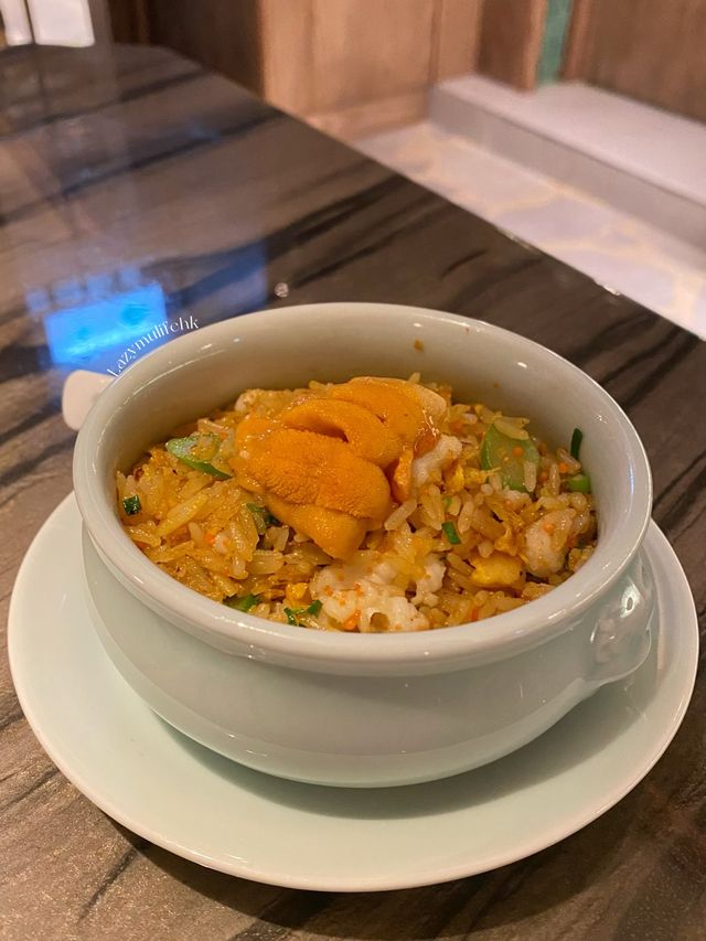 神秘氣派餐廳🫧餐點豐富奢華✨