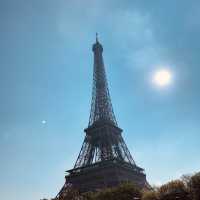 Seine Serenade: Parisian Beauty on the River