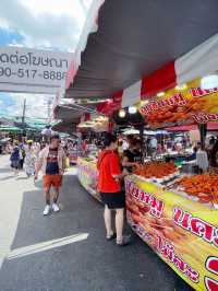 Pick out nice souvenirs at this bustling market