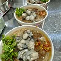 東區（老王記）大腸麵線.肉羹和滷大腸.非吃不可
