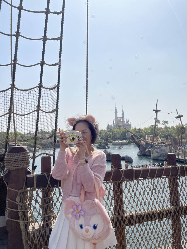 🎢🏰 **我們的夢幻迪士尼時光：上海奇幻樂園之旅** 🌟👨‍👧