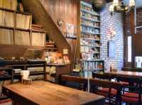 走入神保町舊書街的復古咖啡店：Milonga Nueva