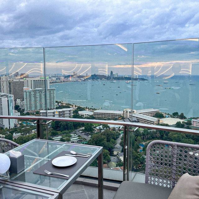 SOLA LUNA | ห้องอาหาร rooftop คอนเซ็ปต์อวกาศ