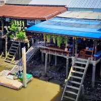ตลาดน้ำบางน้อย
