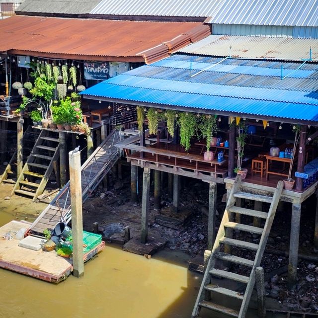 ตลาดน้ำบางน้อย