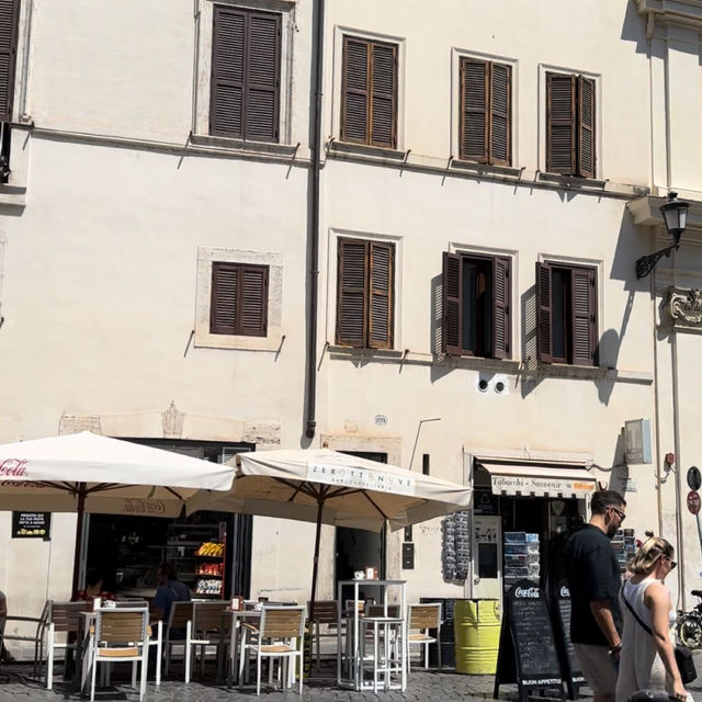 Sip Coffee at Rome’s Famous Old Cafe☕️