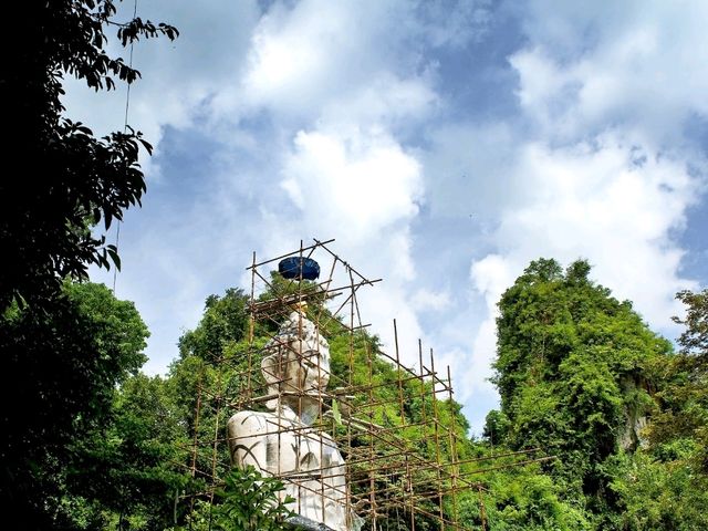 เที่ยวลอดถ้ำวัดเขาประทุน ระยอง