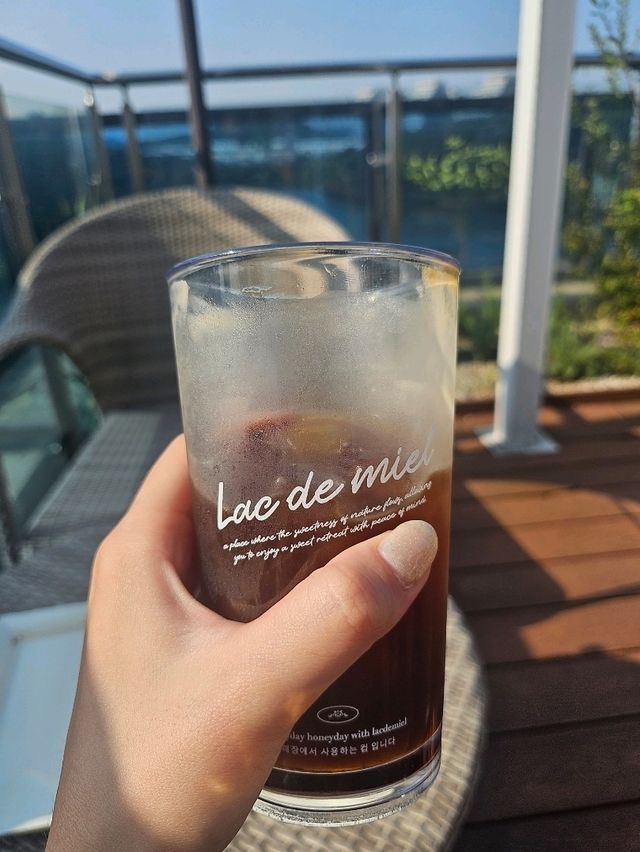 유럽풍 감성 베이커리 카페 