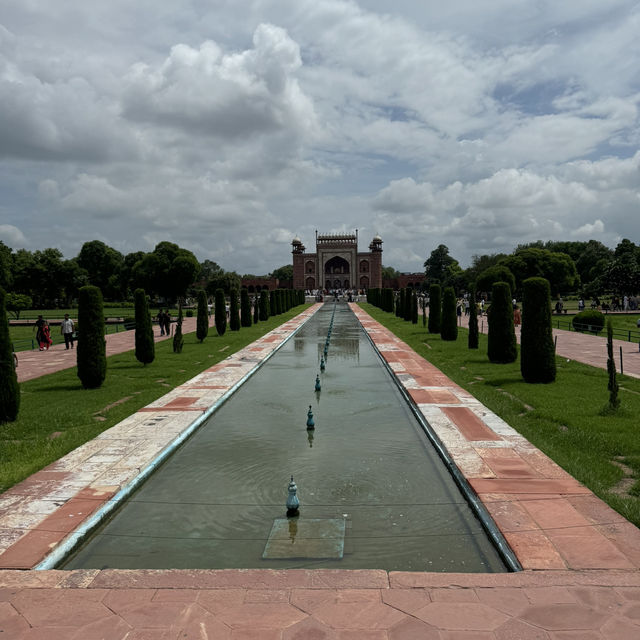 Royalty of Taj Mahal & Fatehpur Sikri