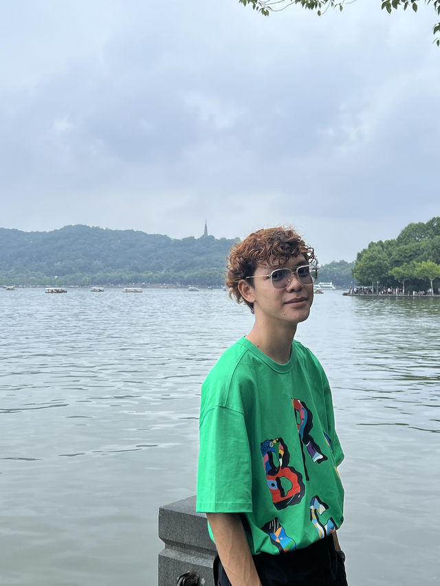 🏞️ ทะเลสาบซีหู สวรรค์บนดินที่ต้องมาสักครั้ง!