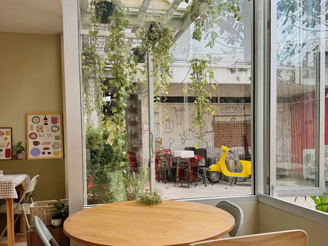 KLĀY Cafe 
